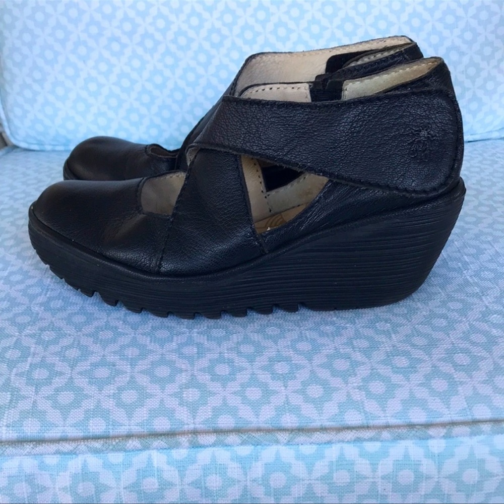 Fly London Yogo Wedge